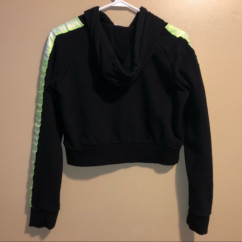 Forever 21 cropped hoodie - Picture 2 of 3